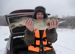  «4 см лёд ....трещит ....опасно....ловлю!»: борисоглебские  рыбаки выкладывают фото и видео первых зимних трофеев