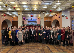 Большая  делегация  из Терновки  побывала в Борисоглебском драмтеатре