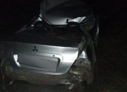 Два человека пострадали при опрокидывании Mitsubishi Lancer под Новохоперском