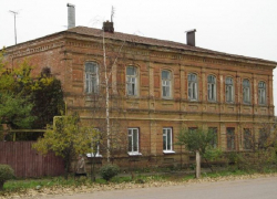 Бывшую гостиницу XIX века до октября отремонтируют в Борисоглебске