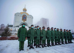Армия и Рождество: в Воронежской области в храмы пришли мотострелки и танкисты 