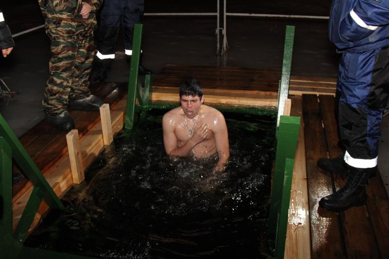 Жителей Воронежской области убедительно просят в этом году отказаться от Крещенских купаний