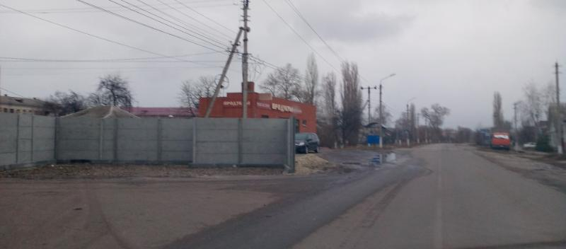 Начальника полиции Борисоглебска попросили разобраться с двухметровыми конструкциями на перекрестках
